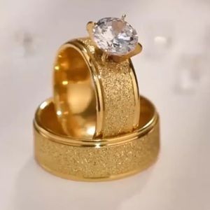 Women’s 2 piece engagement bridal band set